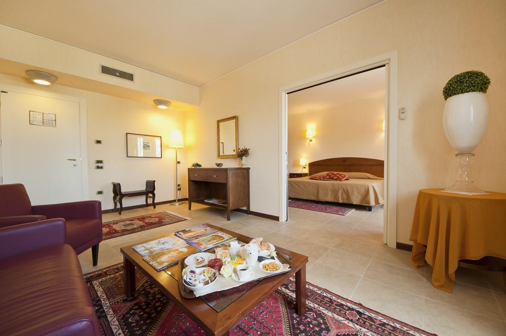 Grand Hotel Paestum Exterior photo